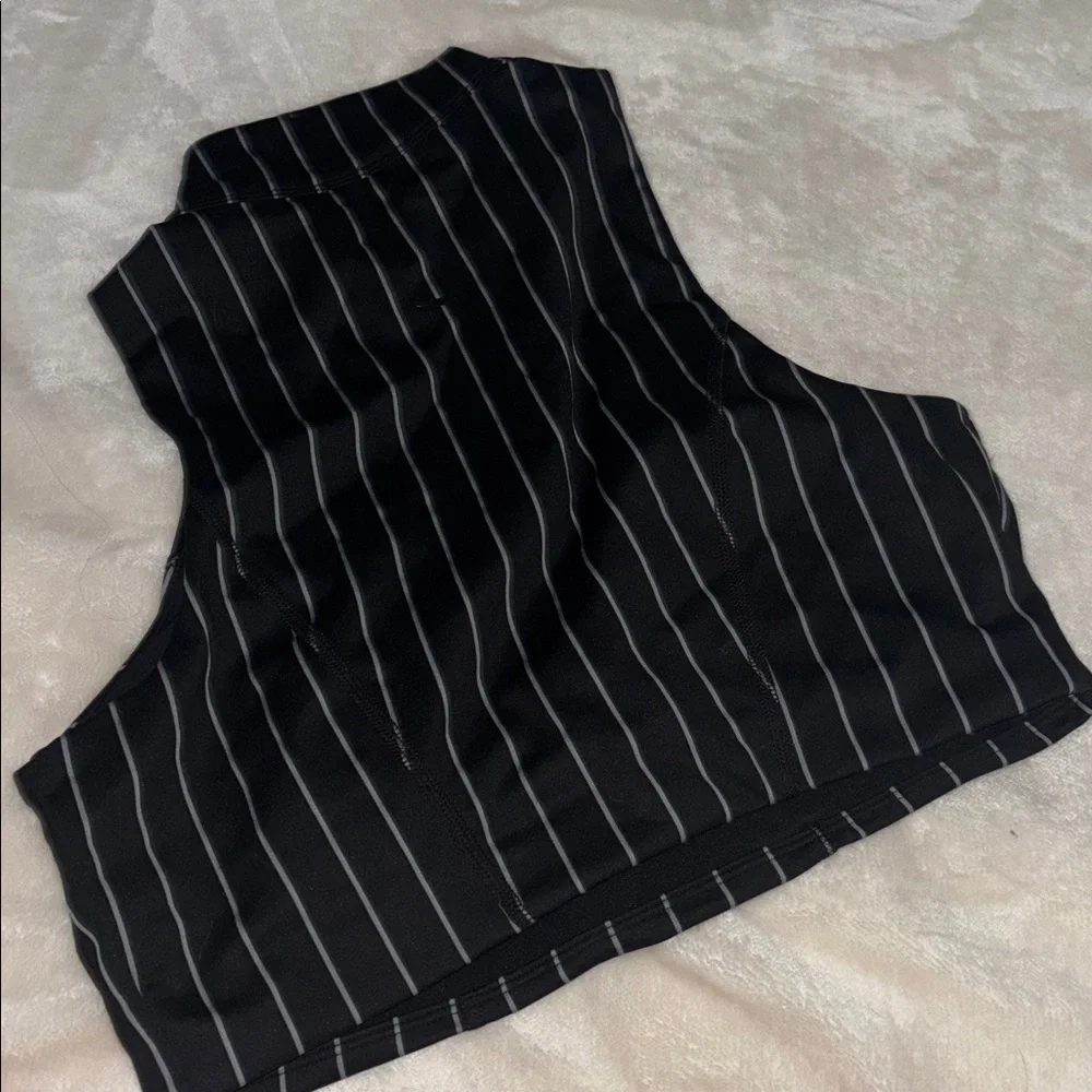 Athletic target top - Picture 3 of 3